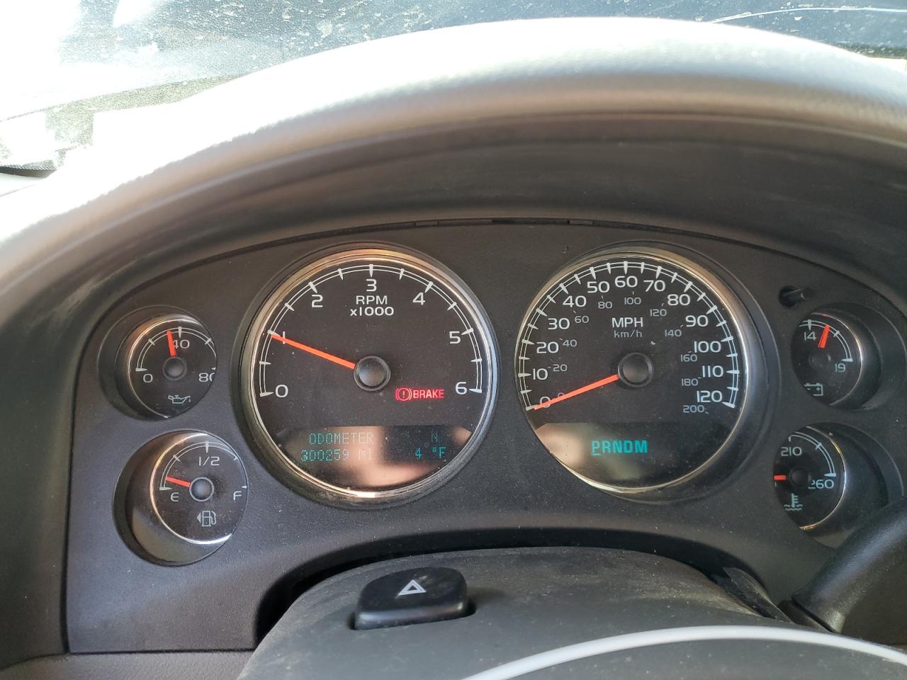 Photo 8 VIN: 1GNFK23009R218435 - CHEVROLET TAHOE 