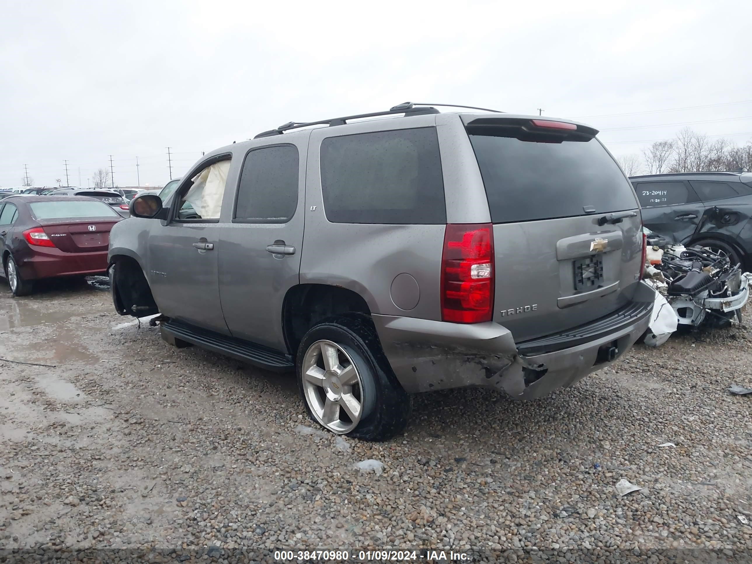 Photo 2 VIN: 1GNFK23039R219577 - CHEVROLET TAHOE 