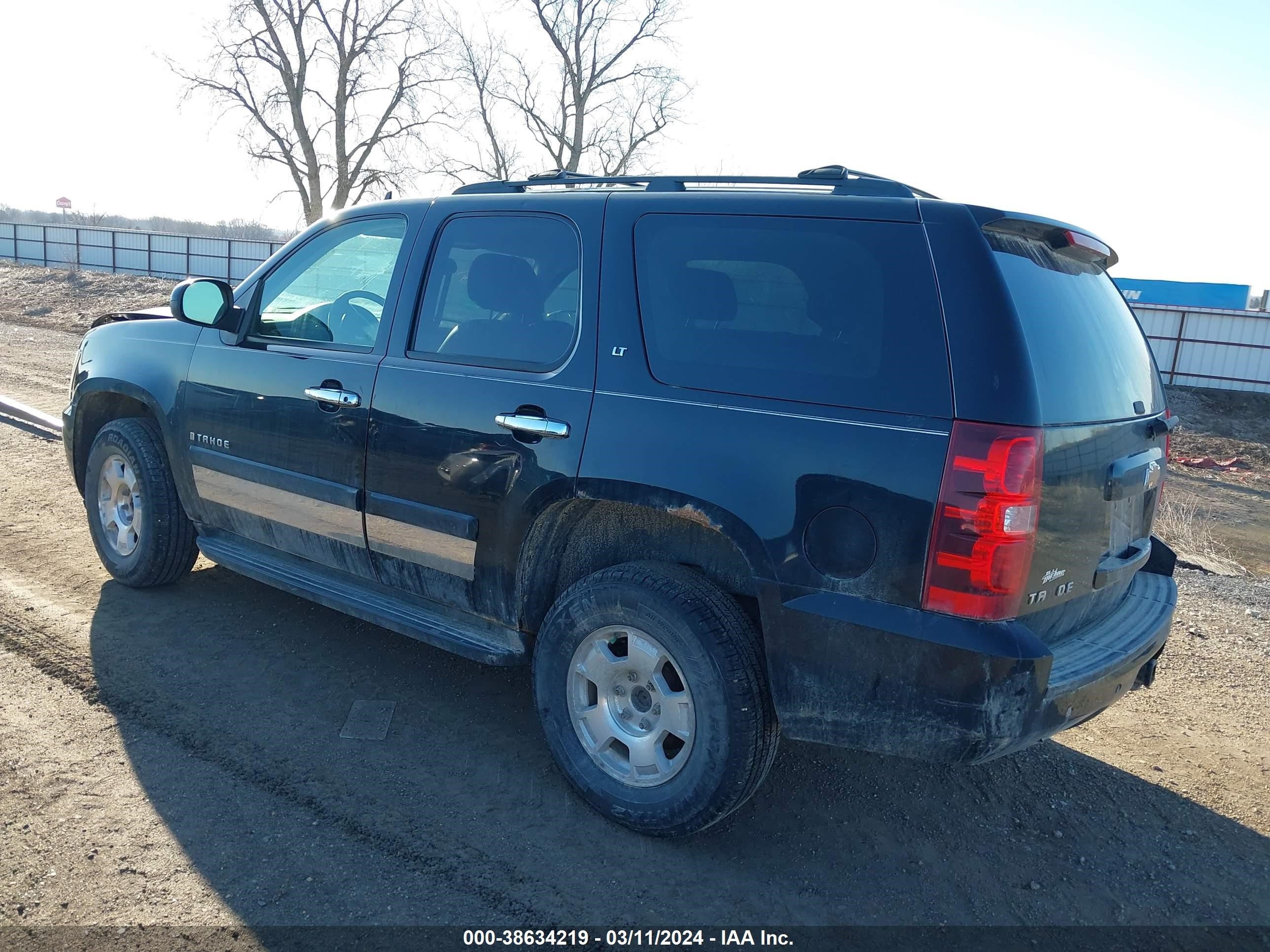 Photo 2 VIN: 1GNFK23039R231373 - CHEVROLET TAHOE 