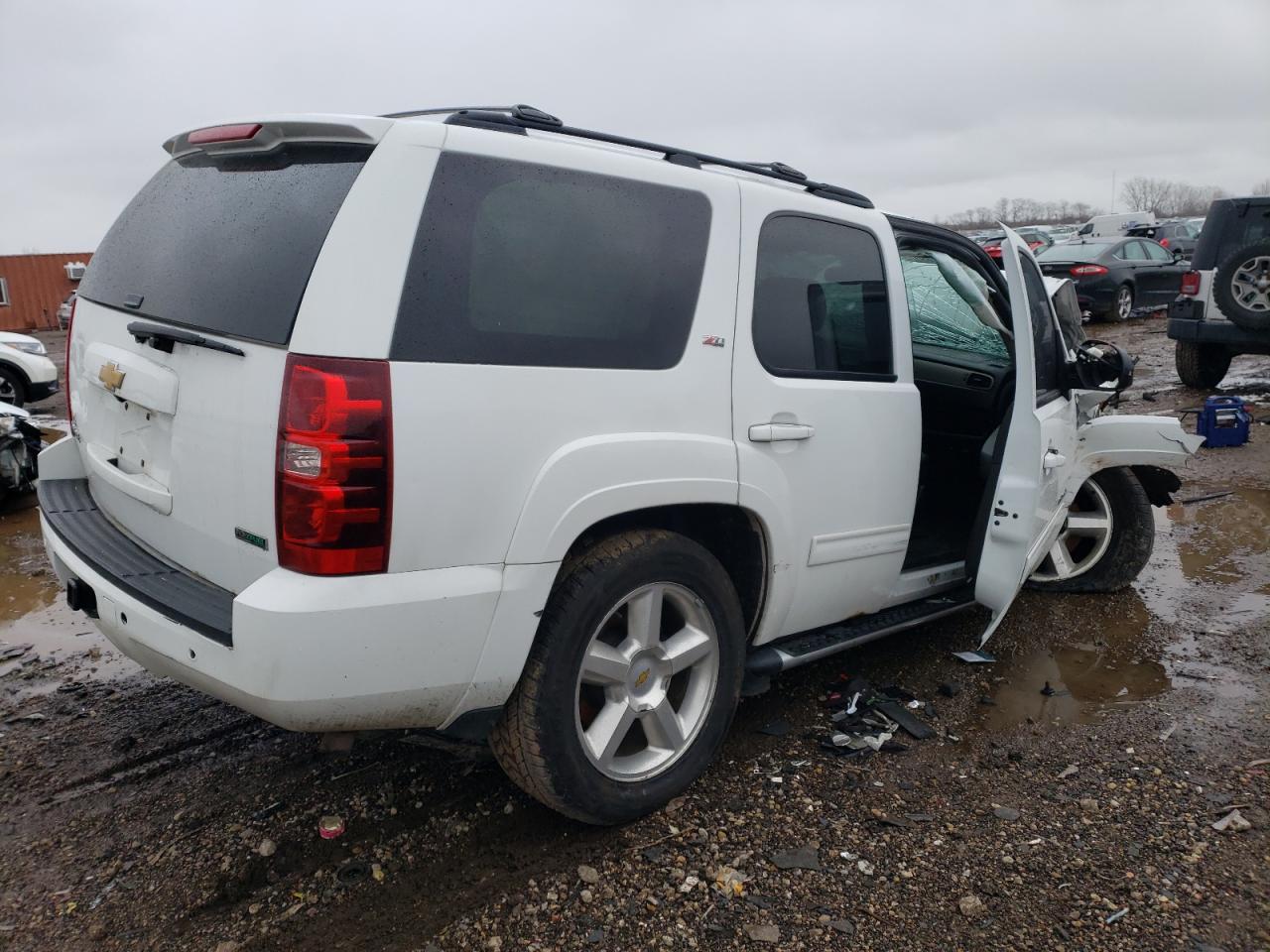 Photo 2 VIN: 1GNFK23069R284679 - CHEVROLET TAHOE 