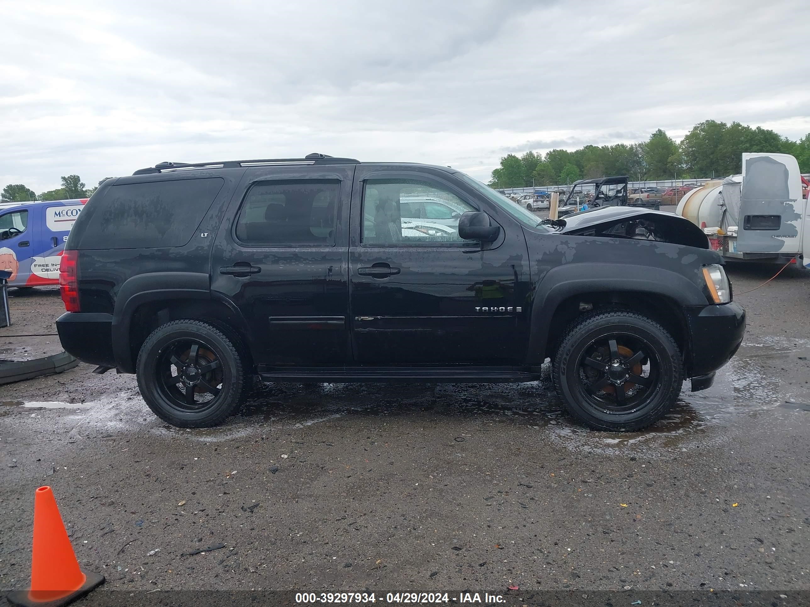 Photo 12 VIN: 1GNFK23079R246152 - CHEVROLET TAHOE 