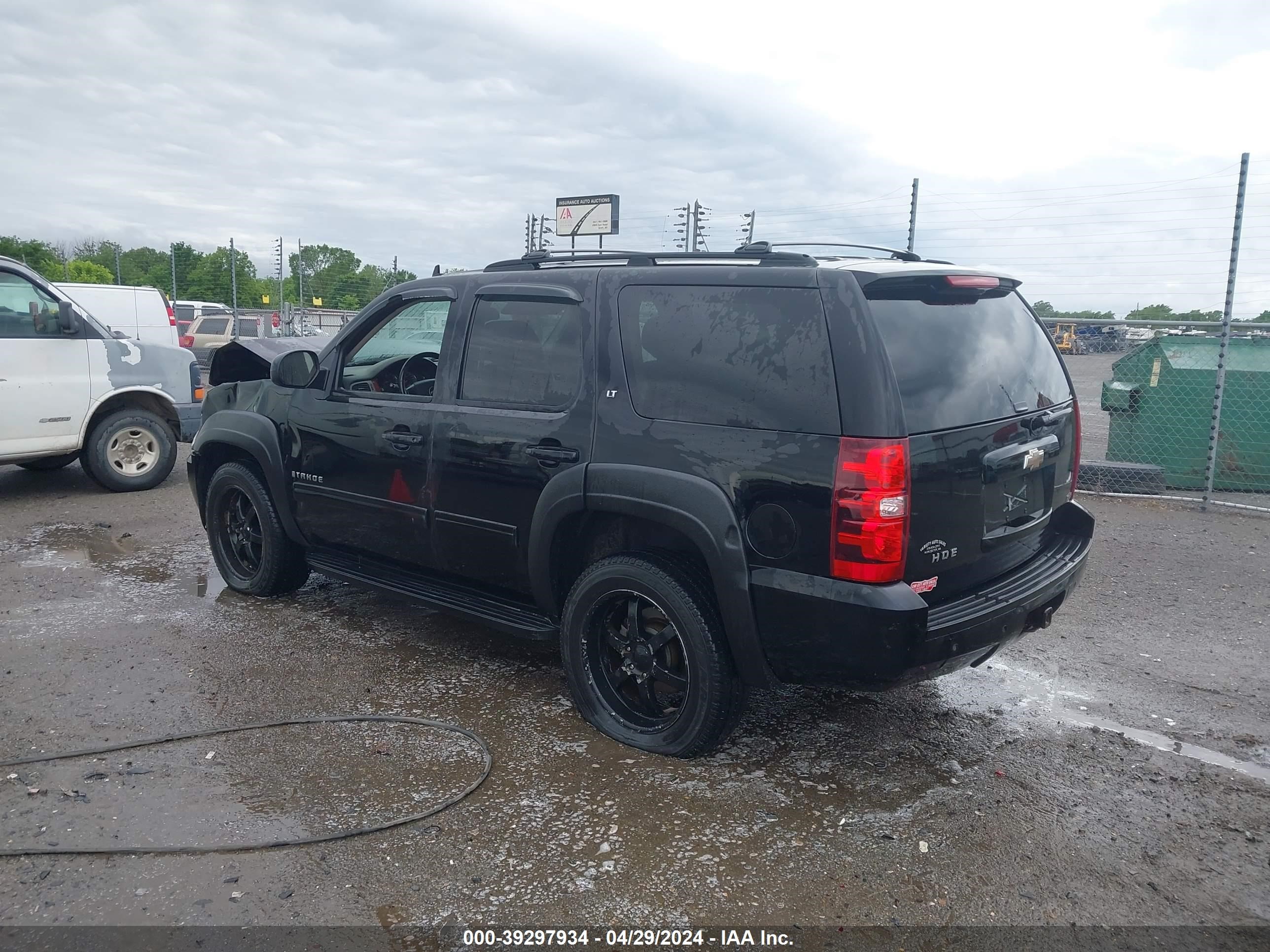 Photo 2 VIN: 1GNFK23079R246152 - CHEVROLET TAHOE 