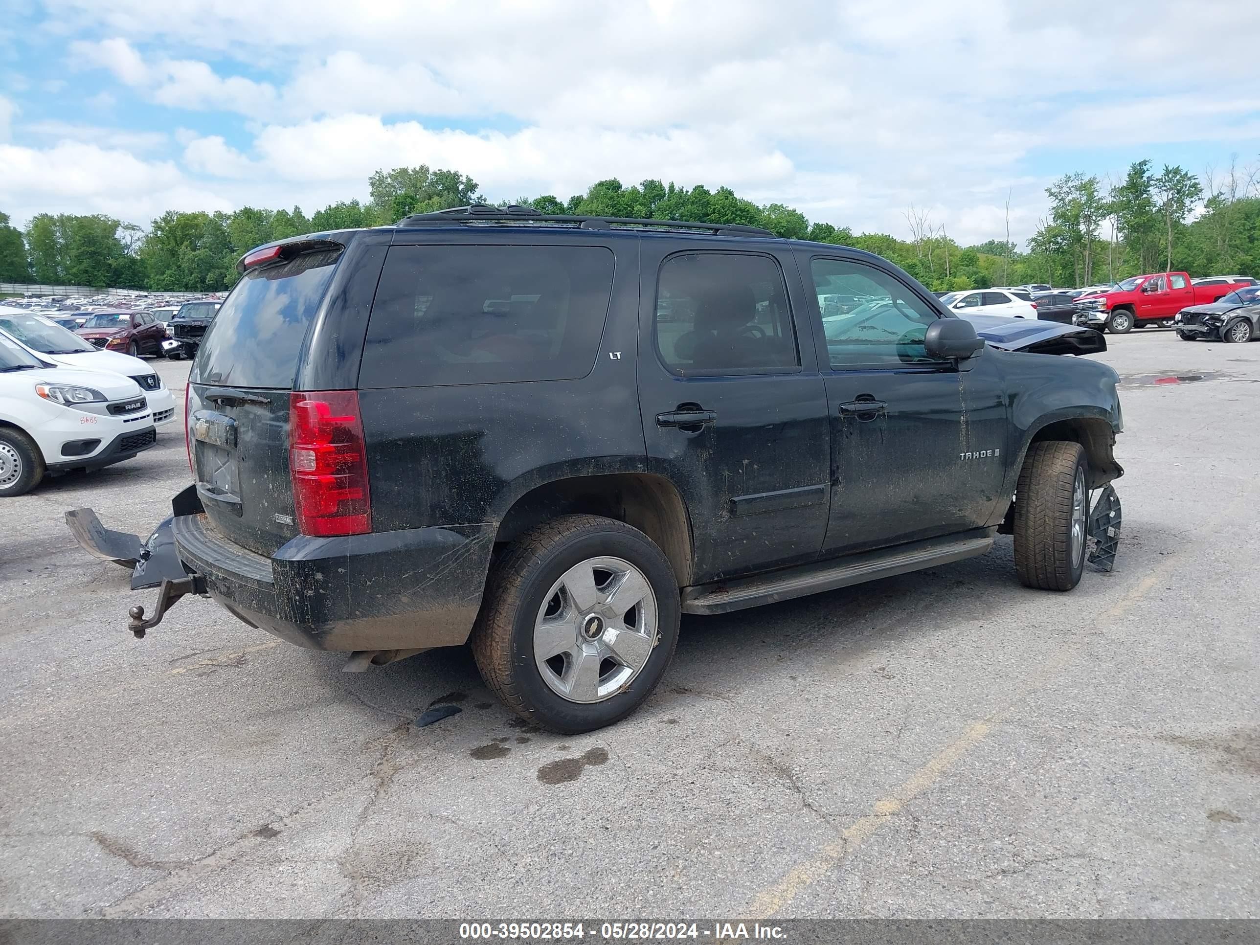 Photo 3 VIN: 1GNFK23089R231806 - CHEVROLET TAHOE 