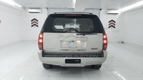 Photo 6 VIN: 1GNFK23J49R134933 - GMC YUKON 