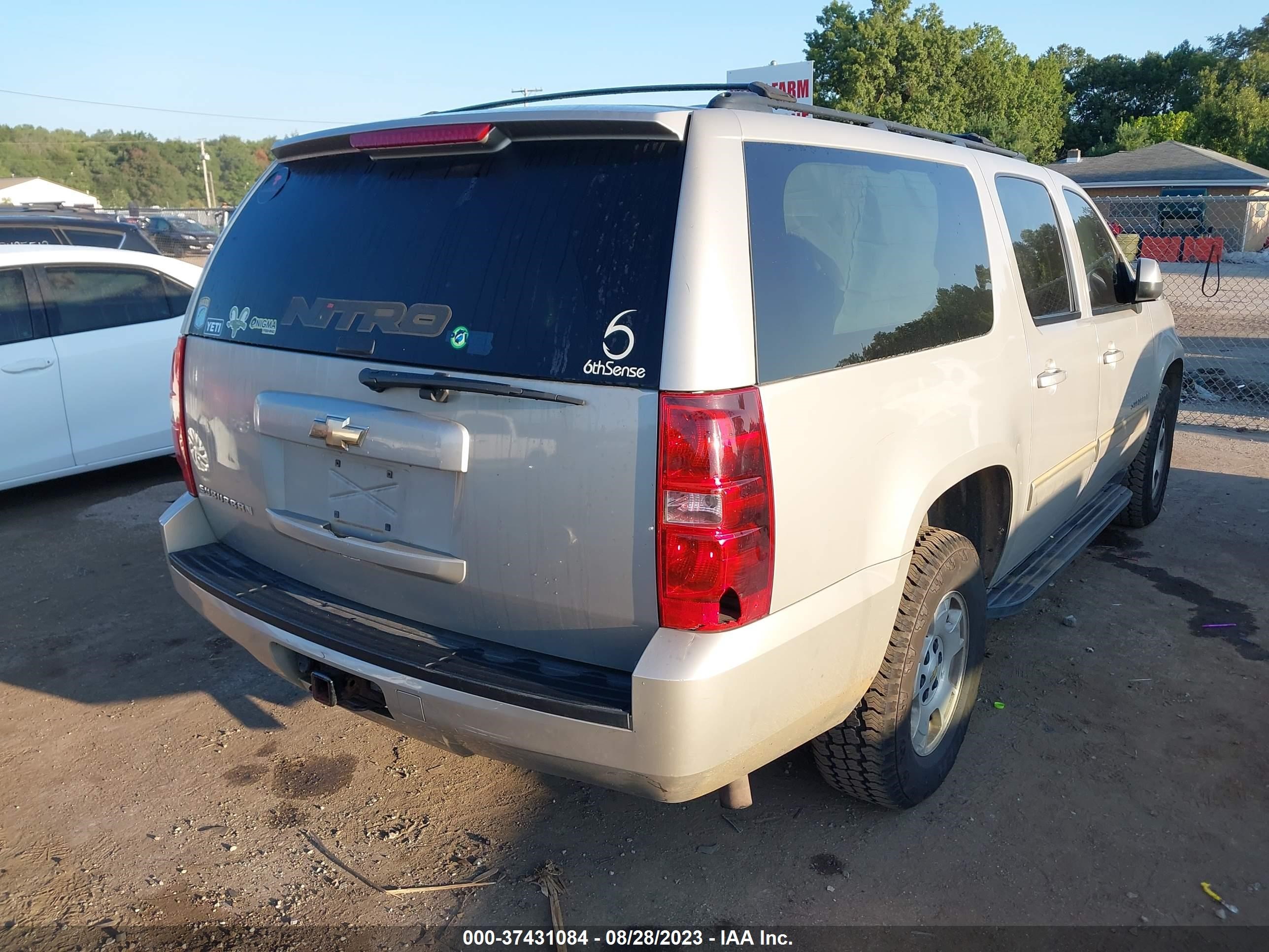 Photo 3 VIN: 1GNFK26379R271834 - CHEVROLET SUBURBAN 