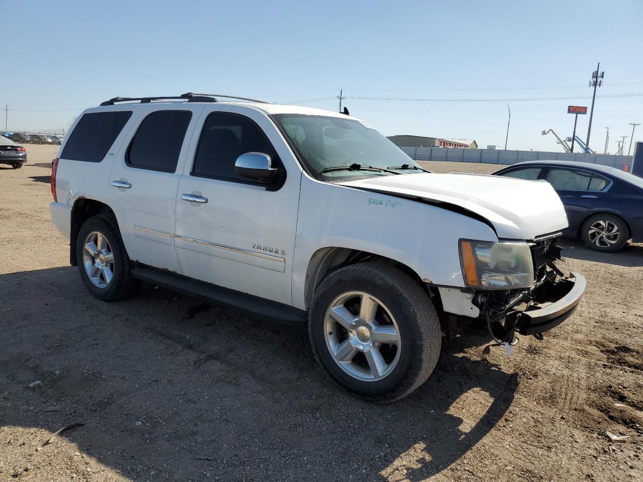 Photo 3 VIN: 1GNFK33039R147334 - CHEVROLET TAHOE 