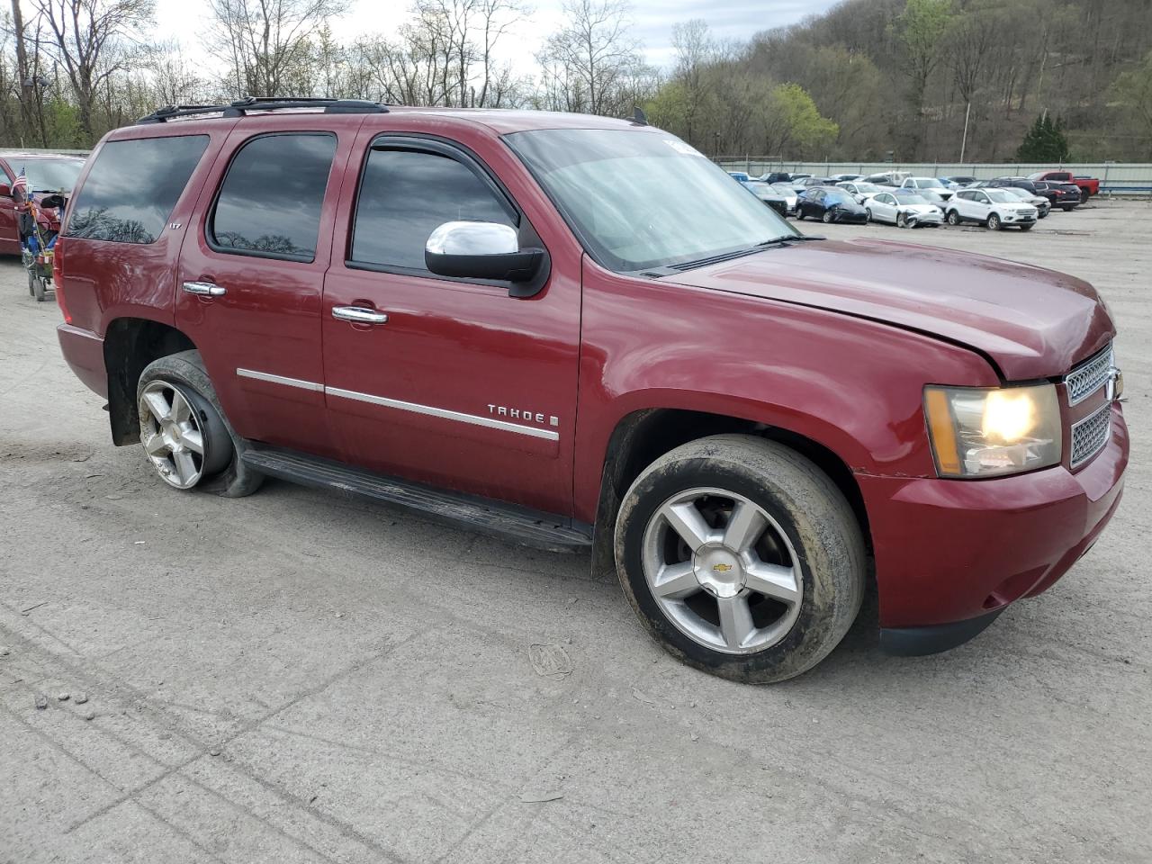 Photo 3 VIN: 1GNFK33049J101526 - CHEVROLET TAHOE 