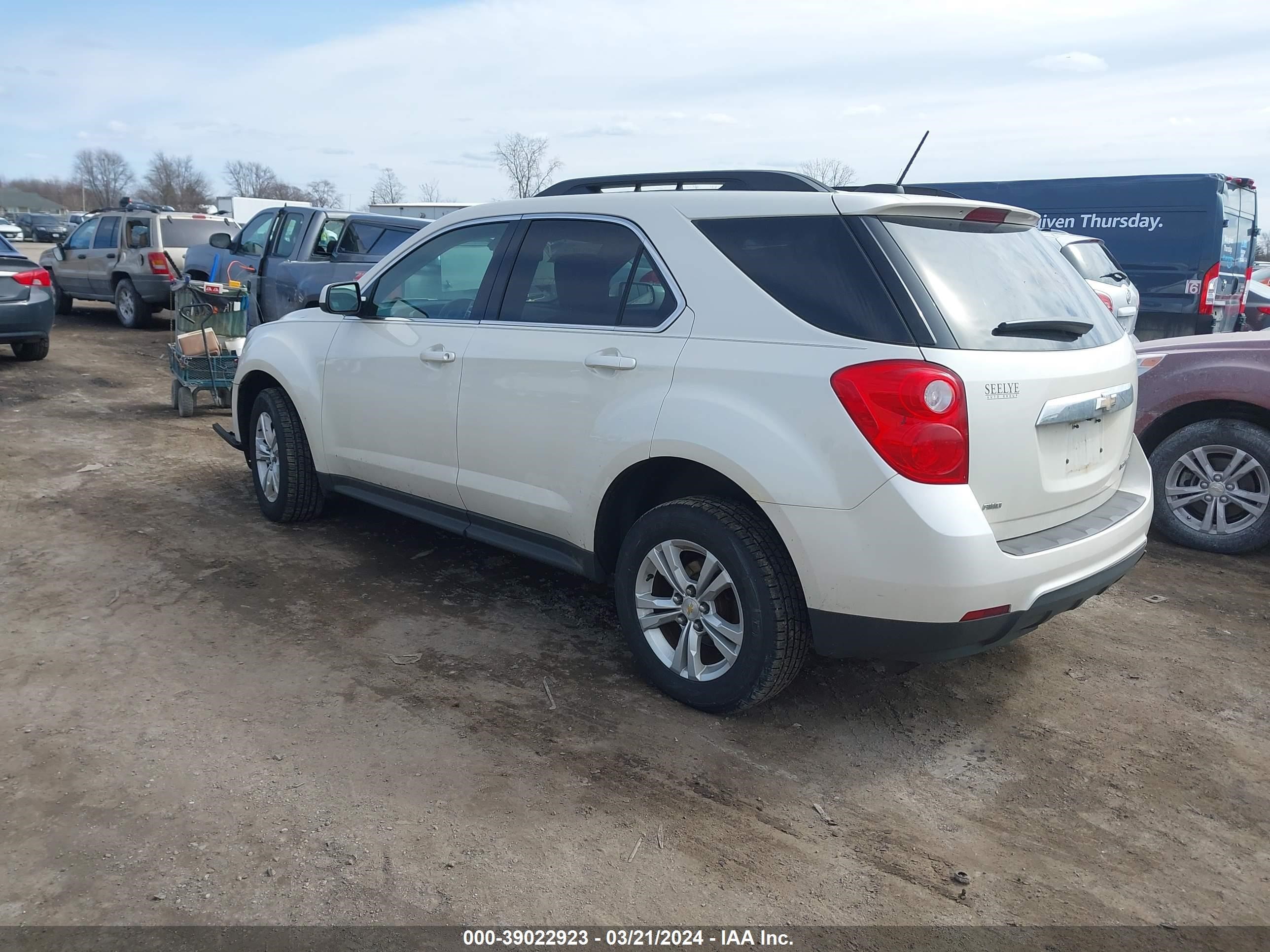 Photo 2 VIN: 1GNFLFEK3FZ118411 - CHEVROLET EQUINOX 