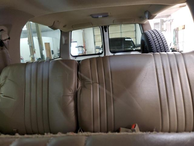 Photo 9 VIN: 1GNGK26R5XJ474631 - CHEVROLET SUBURBAN K 