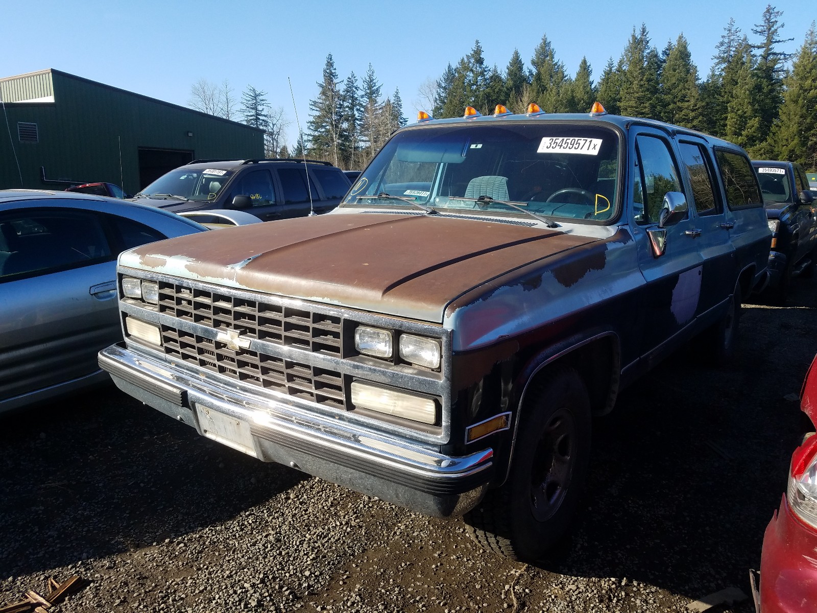 Photo 1 VIN: 1GNGR26N5KF180151 - CHEVROLET SUBURBAN R 