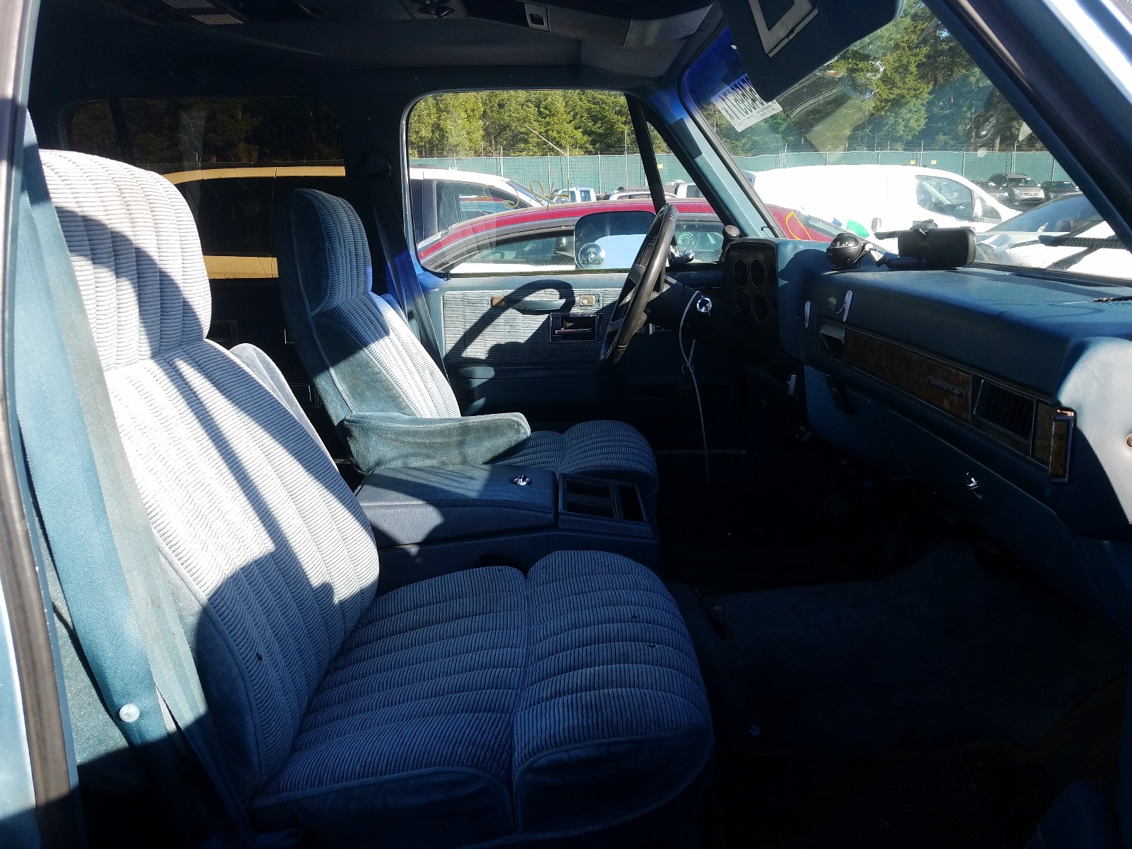 Photo 4 VIN: 1GNGR26N5KF180151 - CHEVROLET SUBURBAN R 