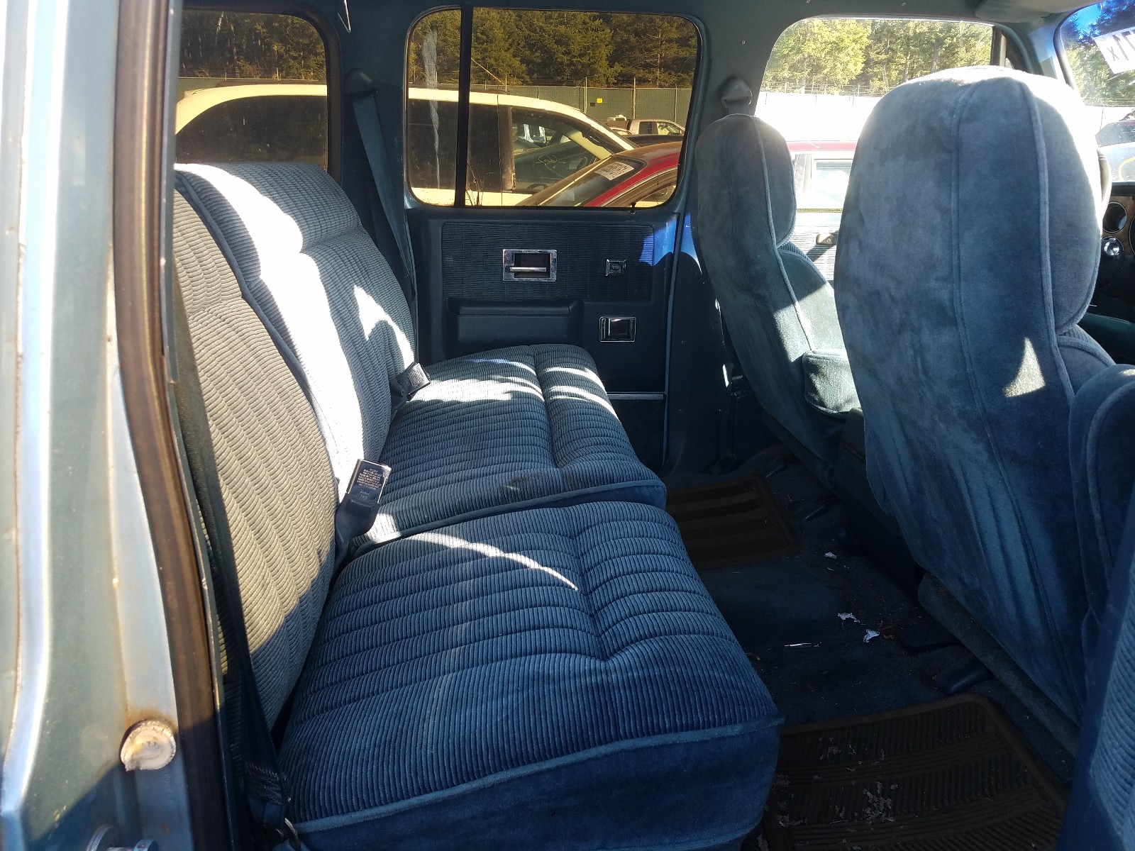 Photo 5 VIN: 1GNGR26N5KF180151 - CHEVROLET SUBURBAN R 