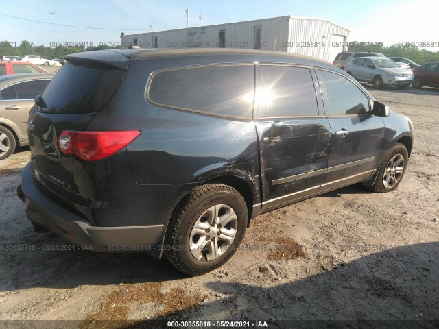 Photo 3 VIN: 1GNKREED1BJ339572 - CHEVROLET TRAVERSE 