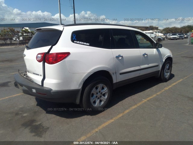 Photo 3 VIN: 1GNKREED9BJ151799 - CHEVROLET TRAVERSE 