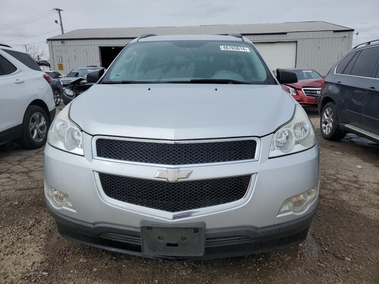 Photo 4 VIN: 1GNKRFED0BJ411092 - CHEVROLET TRAVERSE 