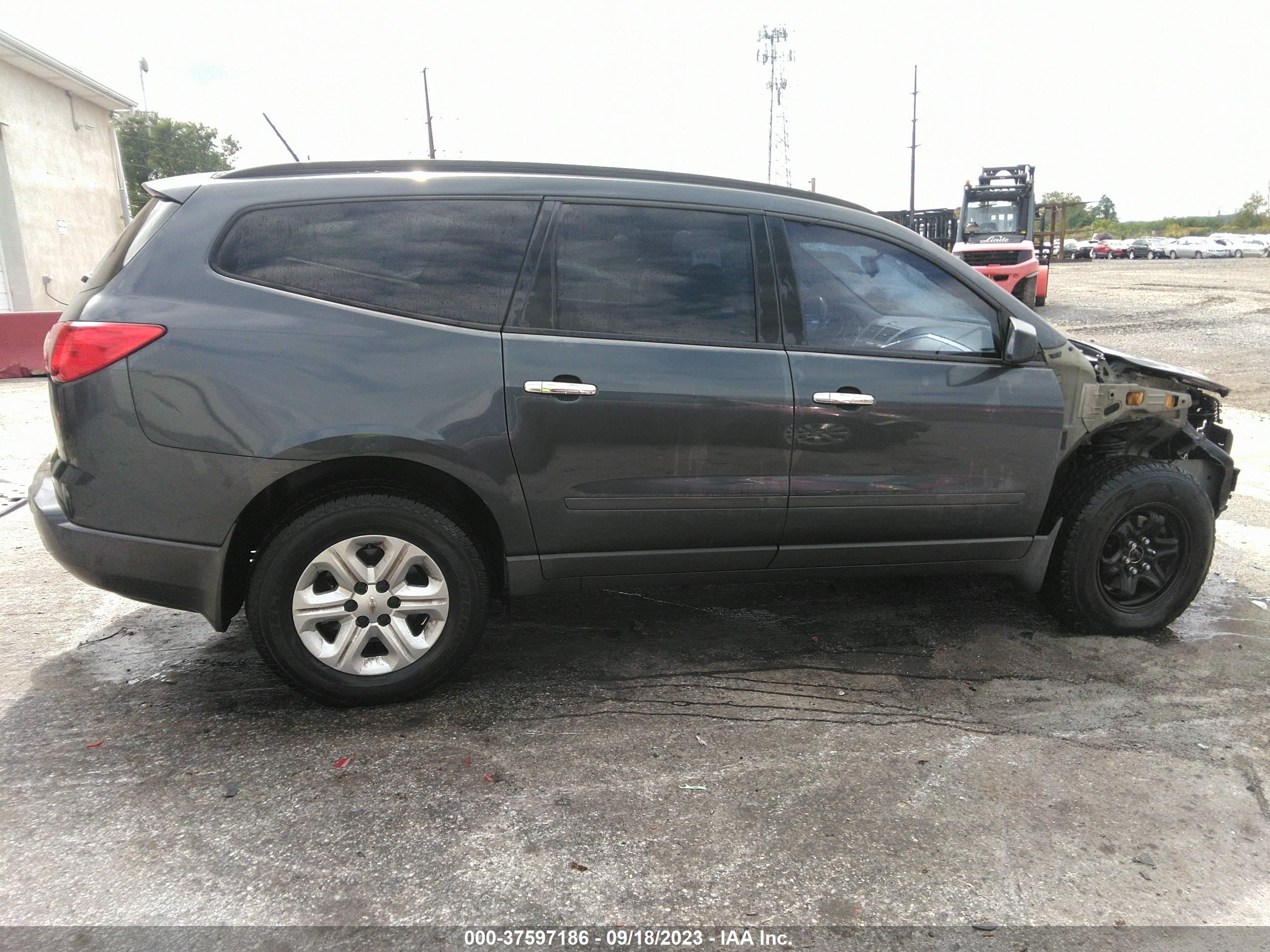 Photo 13 VIN: 1GNKRFED1BJ287169 - CHEVROLET TRAVERSE 