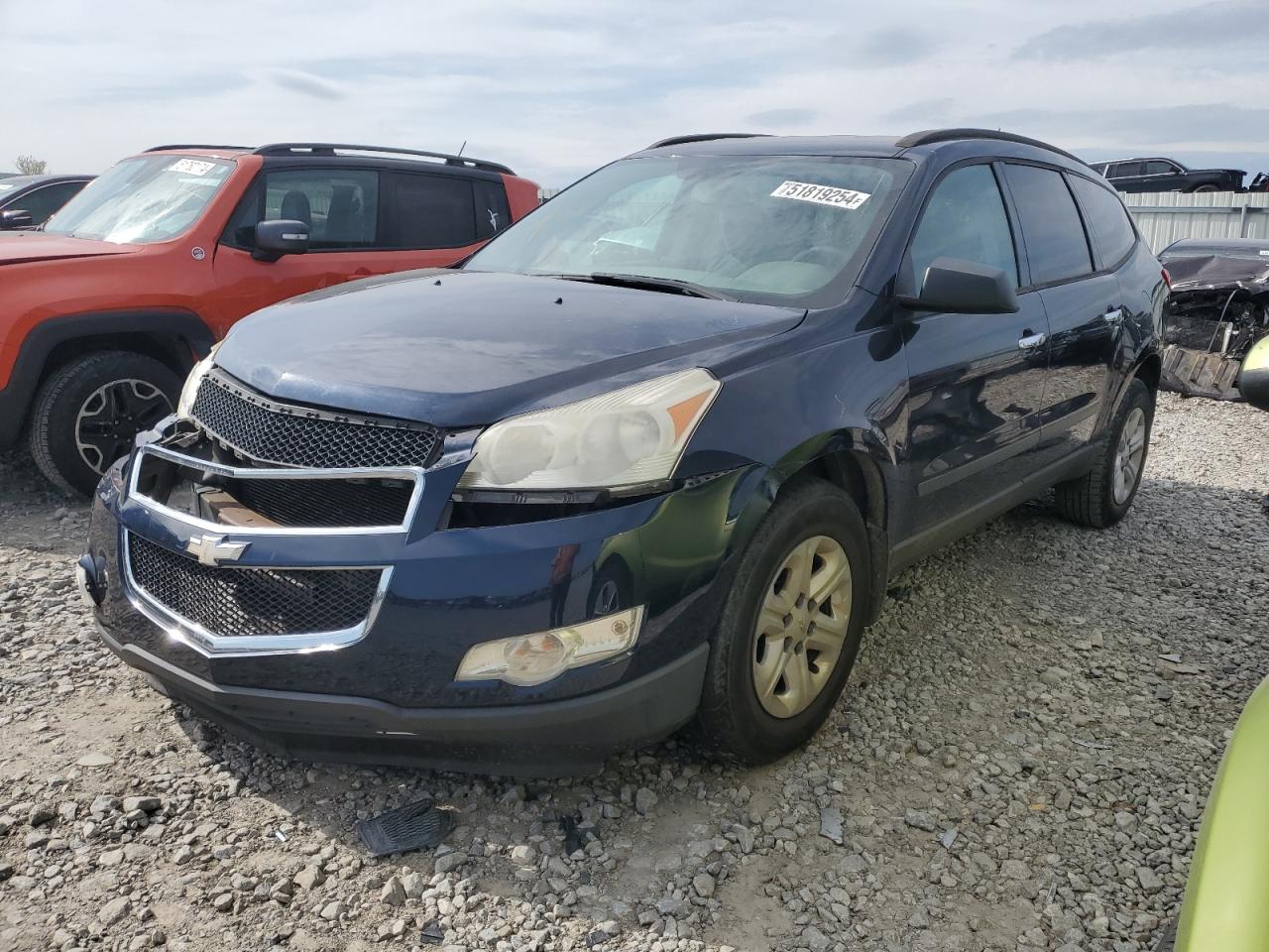 Photo 0 VIN: 1GNKRFED1BJ322468 - CHEVROLET TRAVERSE 