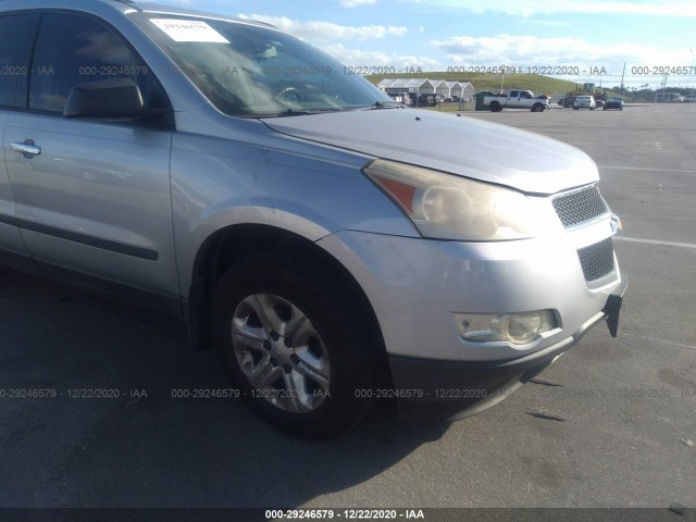 Photo 5 VIN: 1GNKRFED1CJ241357 - CHEVROLET TRAVERSE 