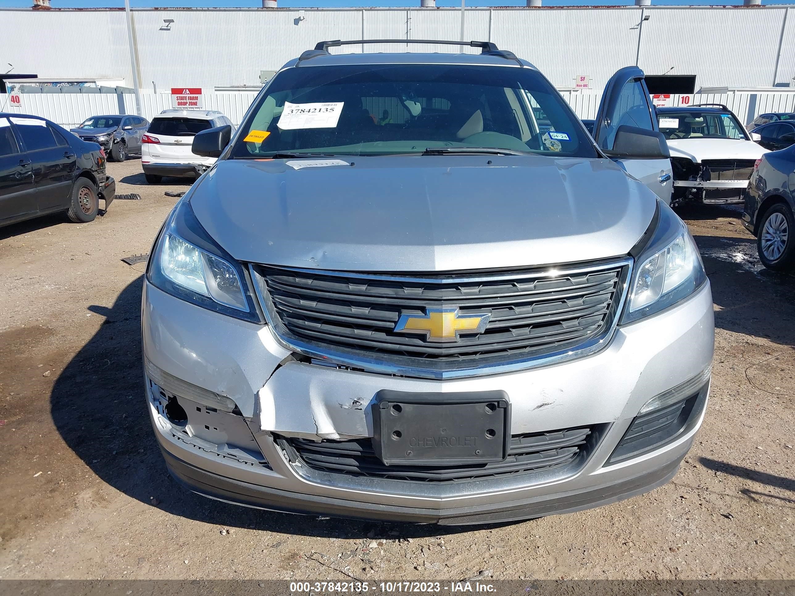 Photo 5 VIN: 1GNKRFED1FJ178023 - CHEVROLET TRAVERSE 