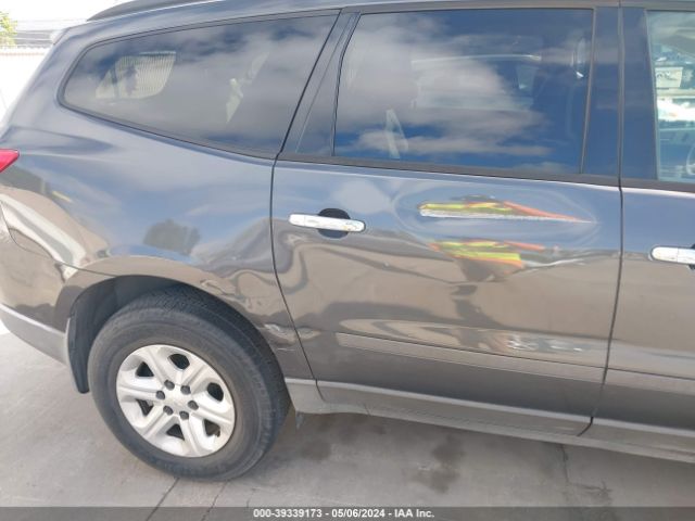 Photo 5 VIN: 1GNKRFED2CJ355755 - CHEVROLET TRAVERSE 