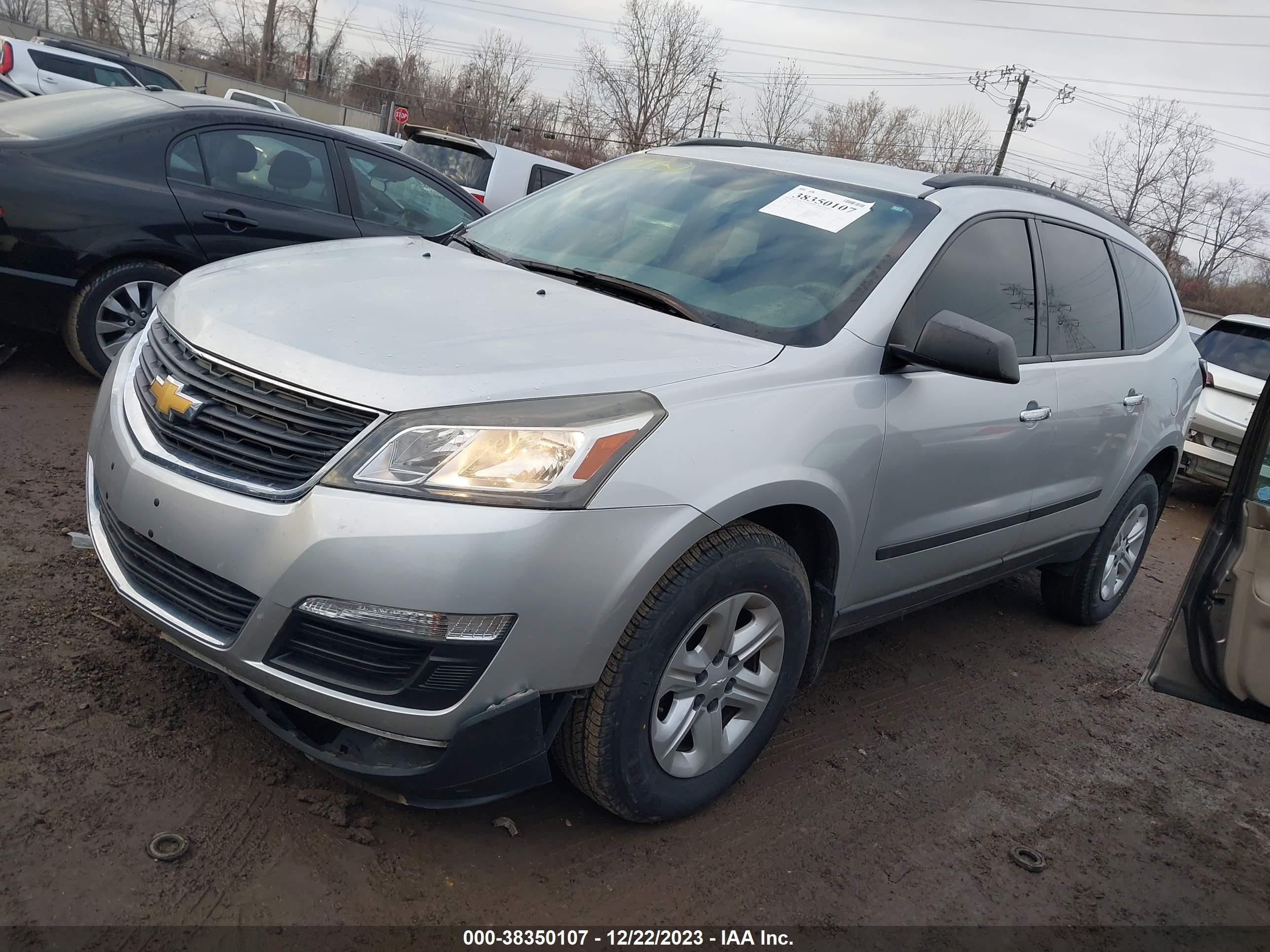 Photo 1 VIN: 1GNKRFED2EJ333886 - CHEVROLET TRAVERSE 