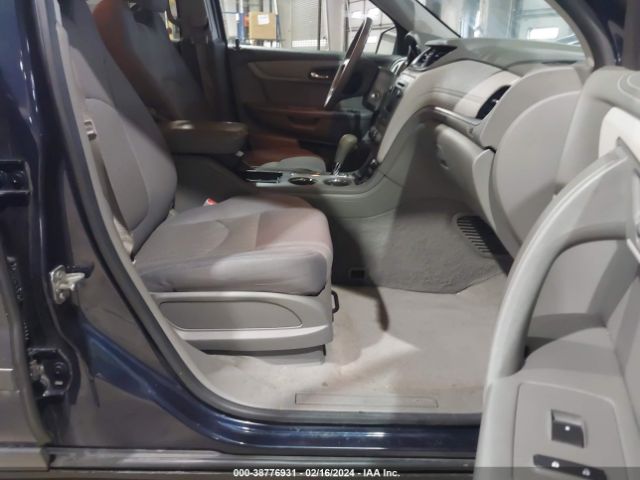 Photo 4 VIN: 1GNKRFED2FJ328415 - CHEVROLET TRAVERSE 