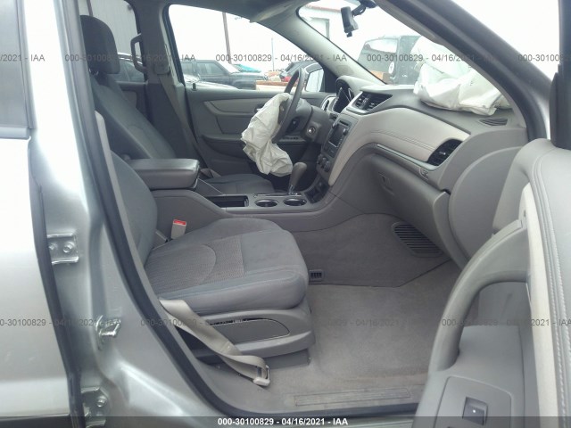 Photo 4 VIN: 1GNKRFED2HJ304568 - CHEVROLET TRAVERSE 