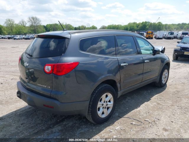 Photo 3 VIN: 1GNKRFED3BJ196341 - CHEVROLET TRAVERSE 