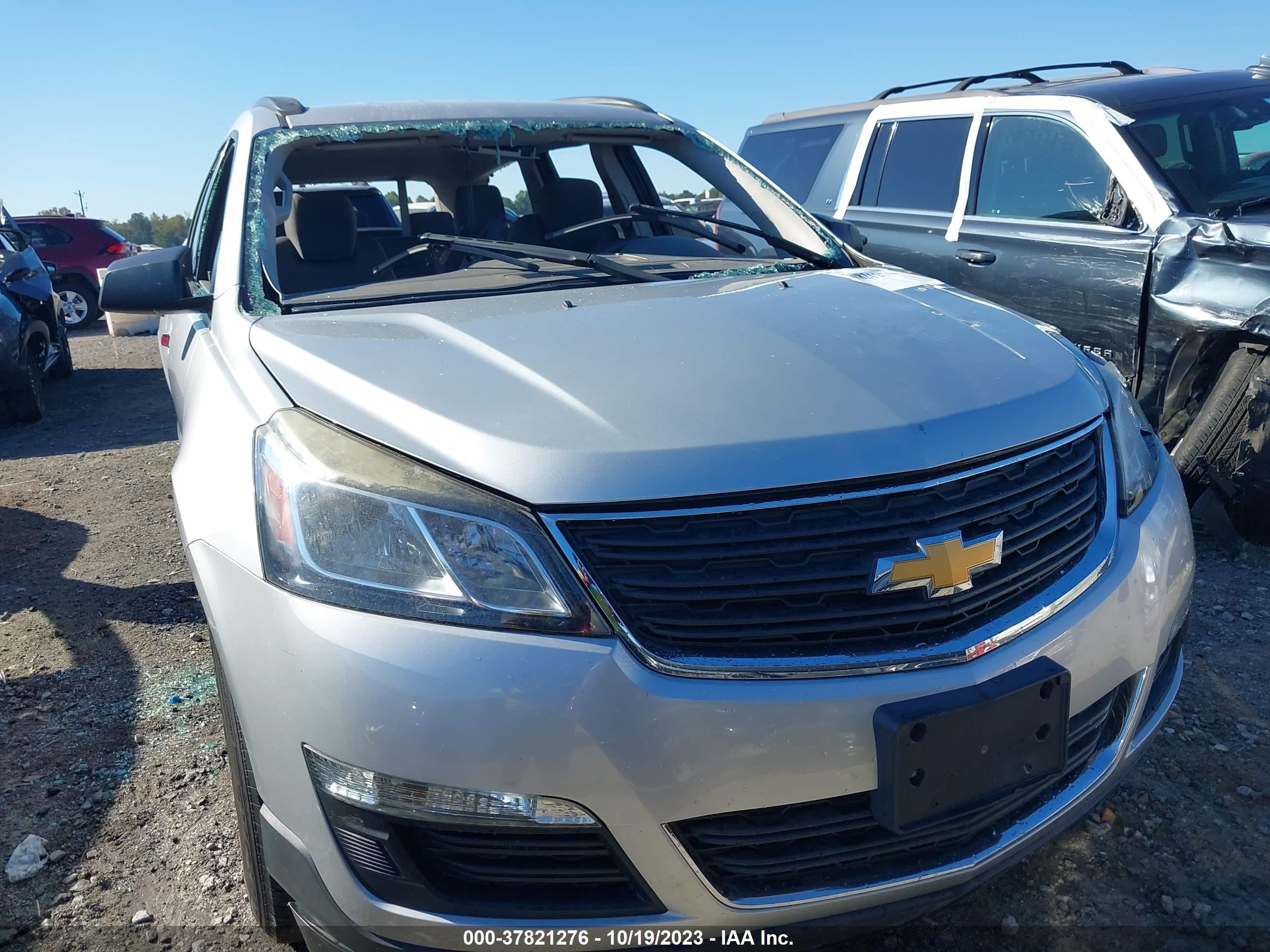 Photo 10 VIN: 1GNKRFED3HJ209324 - CHEVROLET TRAVERSE 