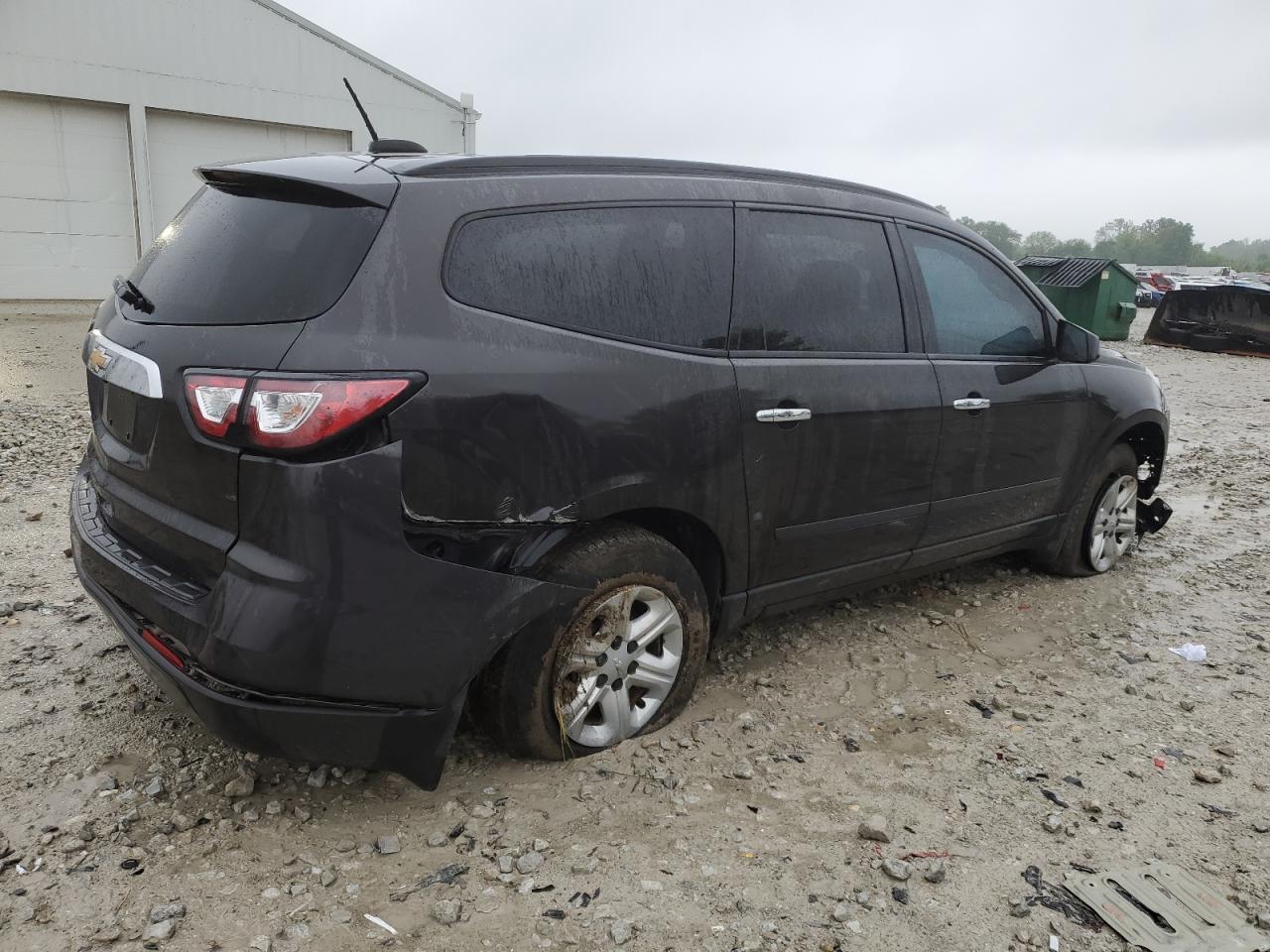 Photo 2 VIN: 1GNKRFED3HJ302456 - CHEVROLET TRAVERSE 