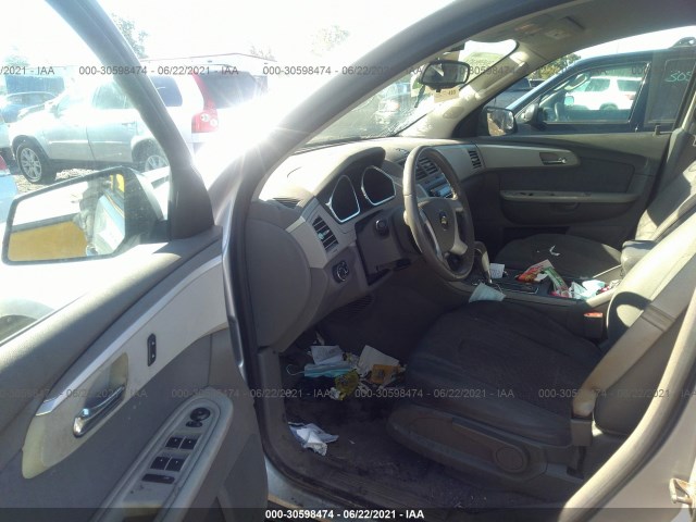 Photo 4 VIN: 1GNKRFED5CJ215179 - CHEVROLET TRAVERSE 