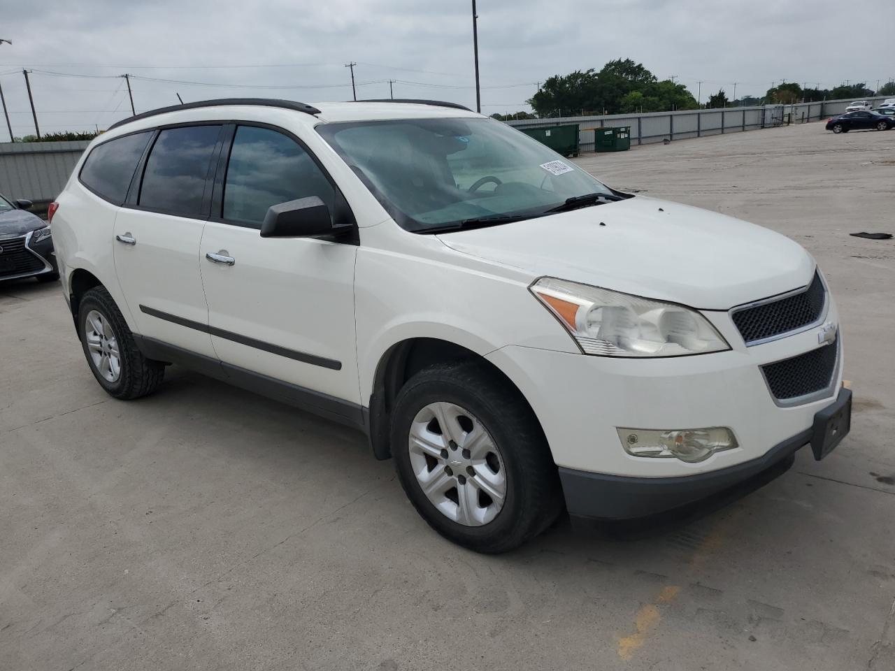 Photo 3 VIN: 1GNKRFED5CJ406794 - CHEVROLET TRAVERSE 