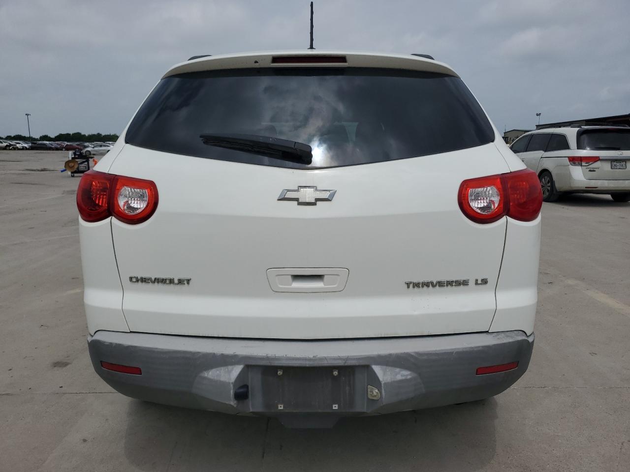 Photo 5 VIN: 1GNKRFED5CJ406794 - CHEVROLET TRAVERSE 