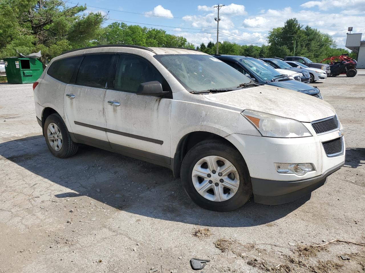 Photo 3 VIN: 1GNKRFED6CJ366886 - CHEVROLET TRAVERSE 