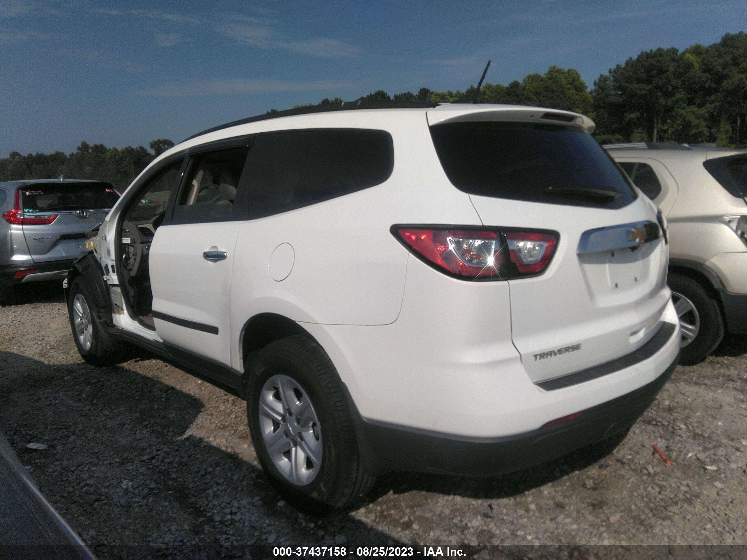 Photo 2 VIN: 1GNKRFED6HJ252118 - CHEVROLET TRAVERSE 