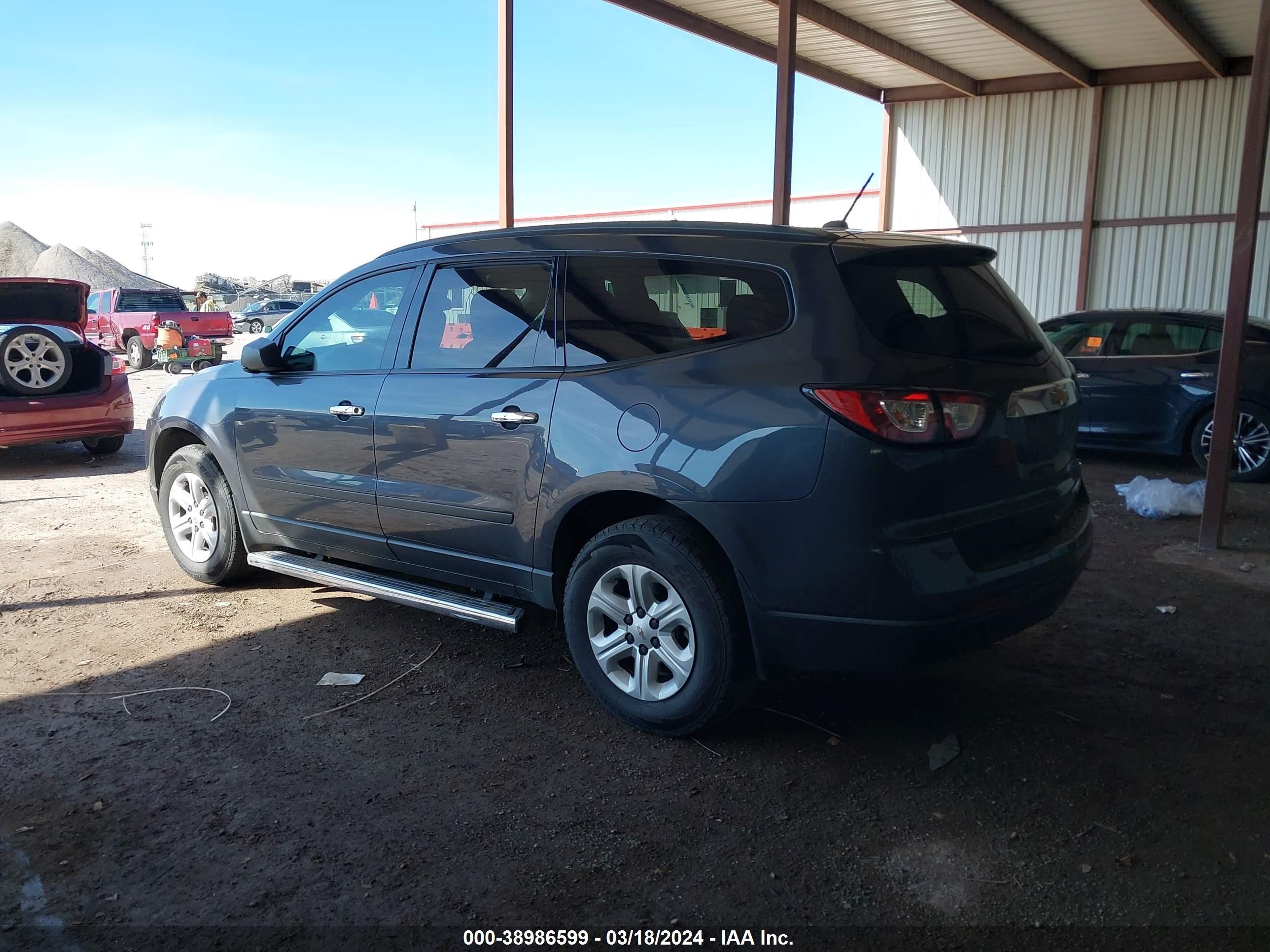 Photo 2 VIN: 1GNKRFED7EJ321667 - CHEVROLET TRAVERSE 