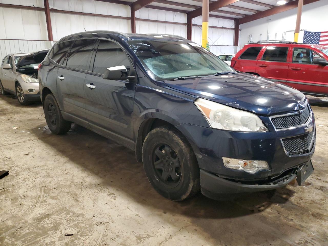 Photo 3 VIN: 1GNKRFED8BJ206877 - CHEVROLET TRAVERSE 