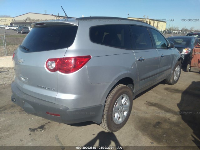 Photo 3 VIN: 1GNKRFED8CJ409401 - CHEVROLET TRAVERSE 