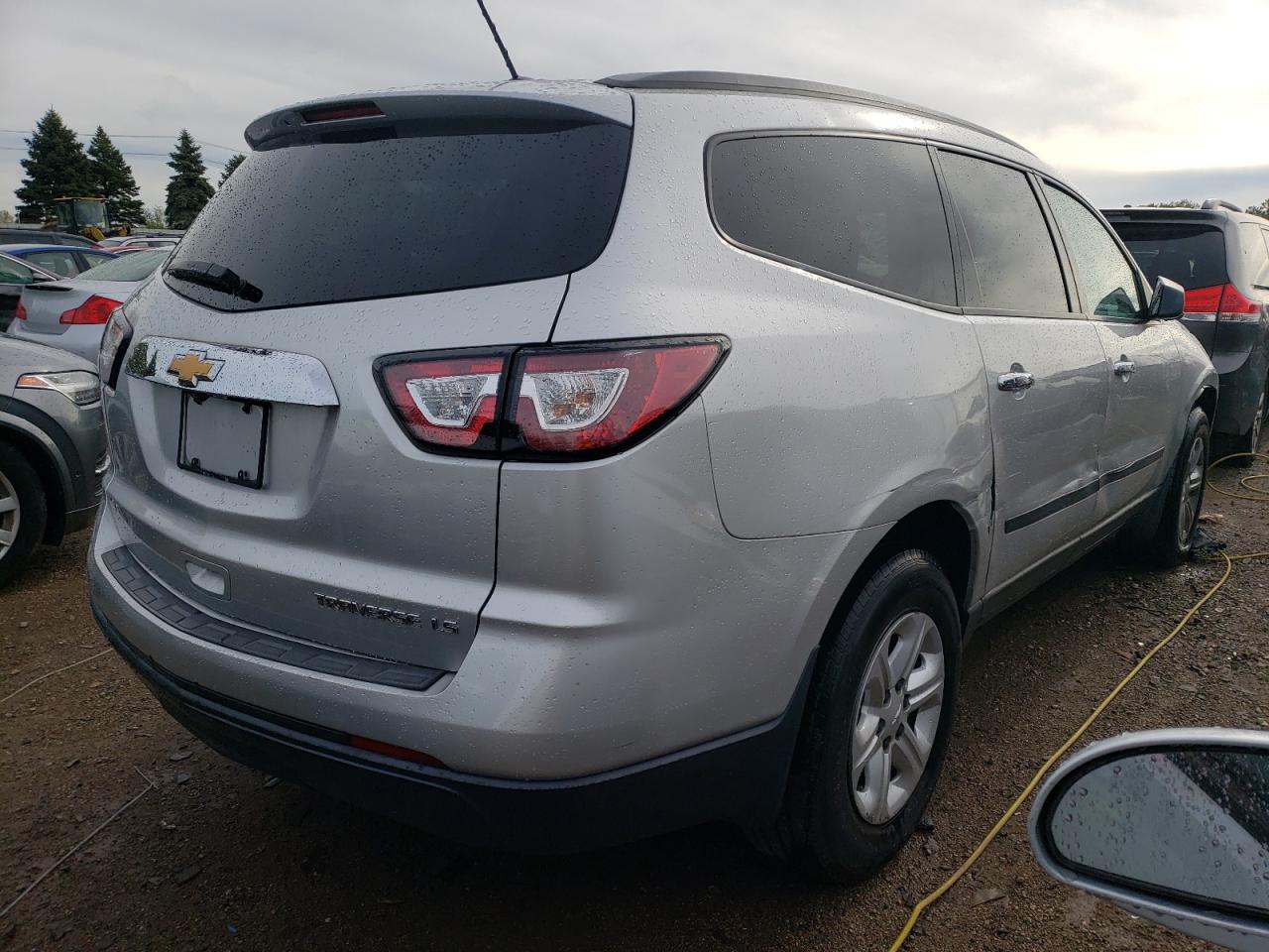 Photo 2 VIN: 1GNKRFED8EJ232450 - CHEVROLET TRAVERSE 