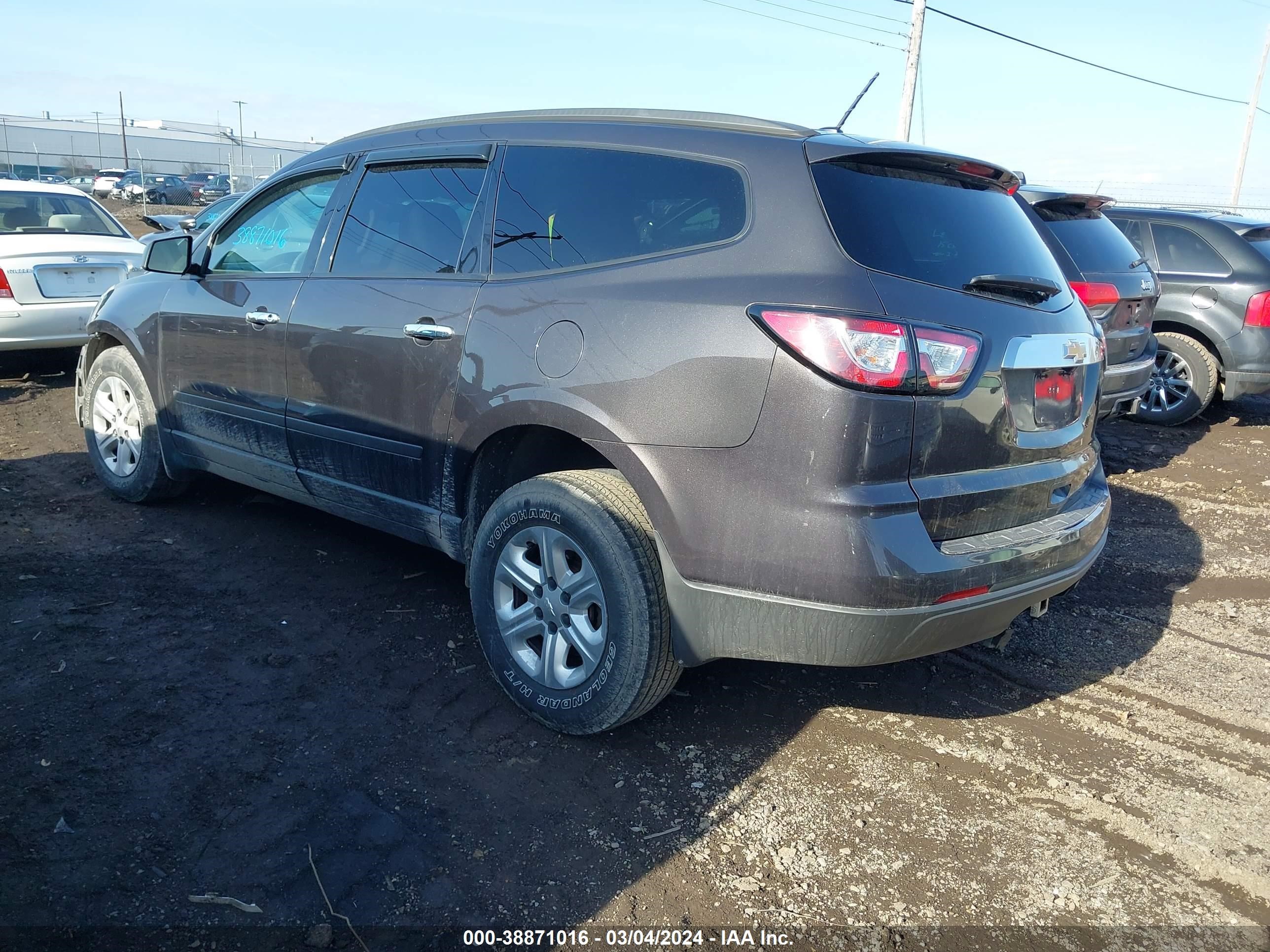 Photo 2 VIN: 1GNKRFED8FJ155905 - CHEVROLET TRAVERSE 