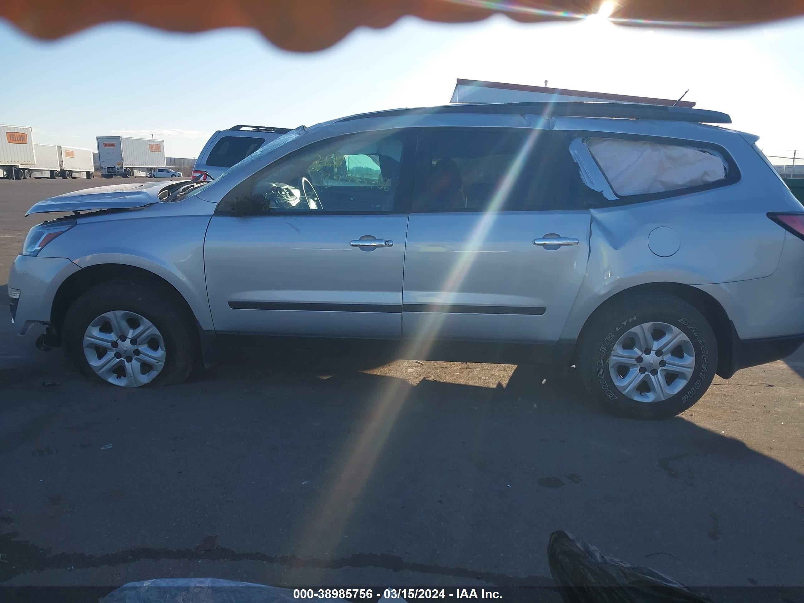 Photo 13 VIN: 1GNKRFED8HJ224370 - CHEVROLET TRAVERSE 