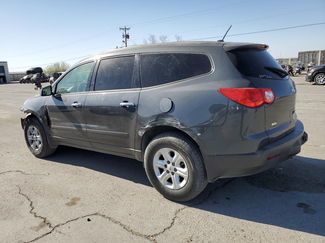 Photo 1 VIN: 1GNKRFED9BJ230329 - CHEVROLET TRAVERSE 