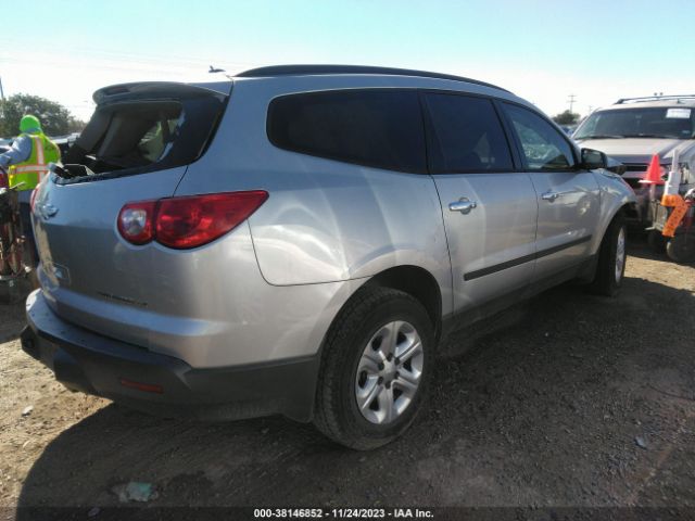 Photo 3 VIN: 1GNKRFED9CJ315592 - CHEVROLET TRAVERSE 