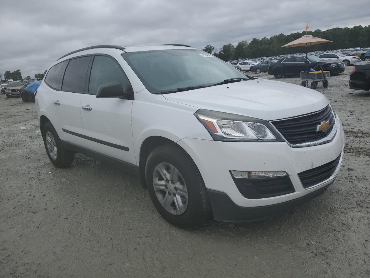 Photo 3 VIN: 1GNKRFED9HJ267454 - CHEVROLET TRAVERSE 