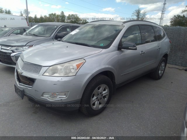 Photo 1 VIN: 1GNKRFEDXCJ200211 - CHEVROLET TRAVERSE 