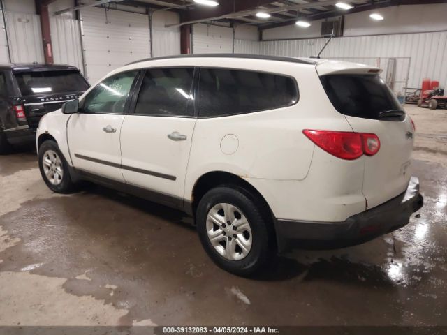 Photo 2 VIN: 1GNKRFEDXCJ364865 - CHEVROLET TRAVERSE 