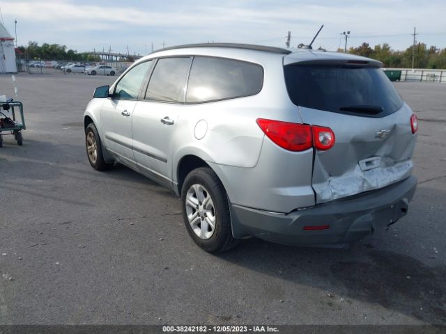 Photo 2 VIN: 1GNKRFEDXCJ398014 - CHEVROLET TRAVERSE 