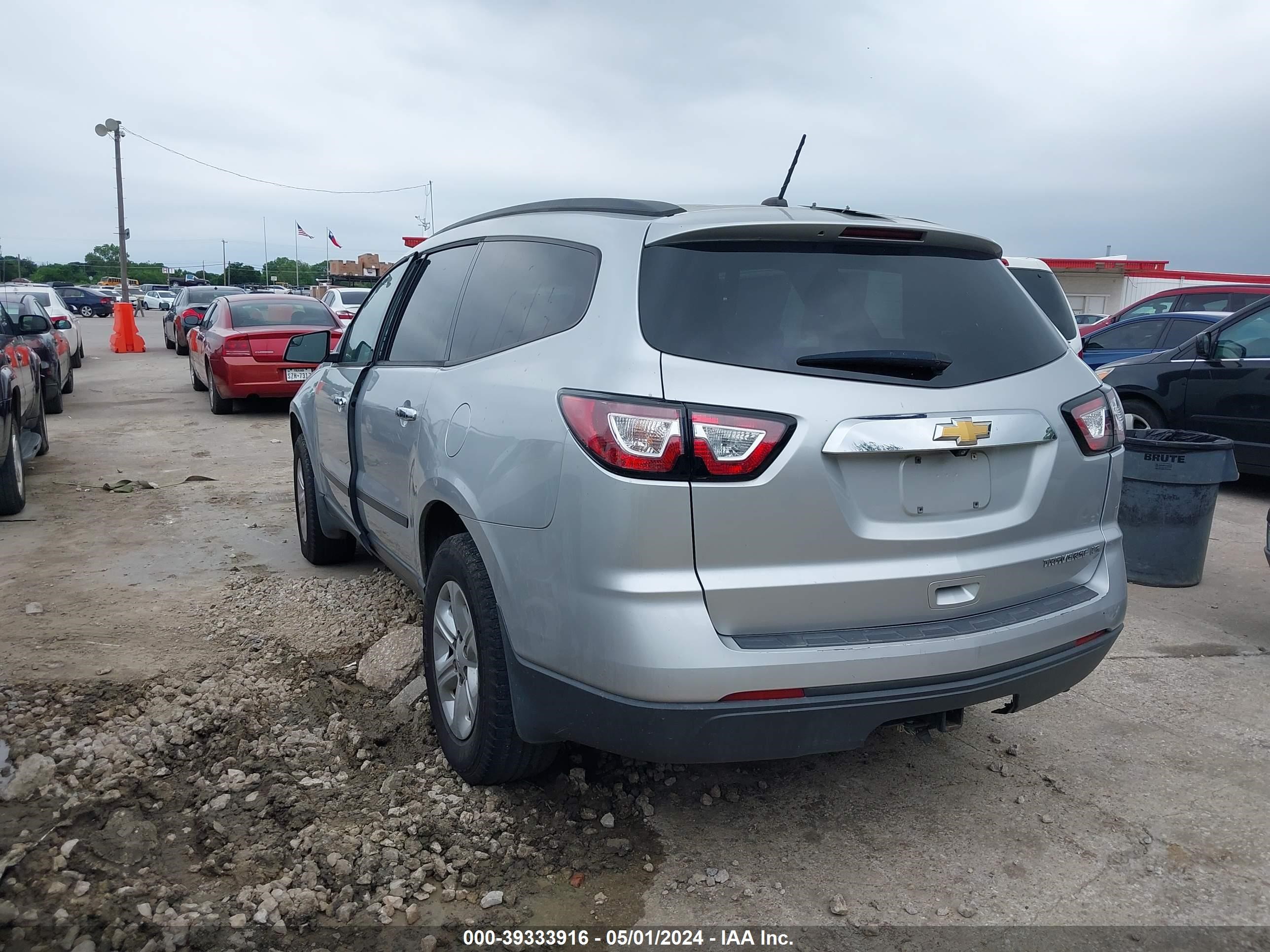 Photo 2 VIN: 1GNKRFKD1EJ236716 - CHEVROLET TRAVERSE 