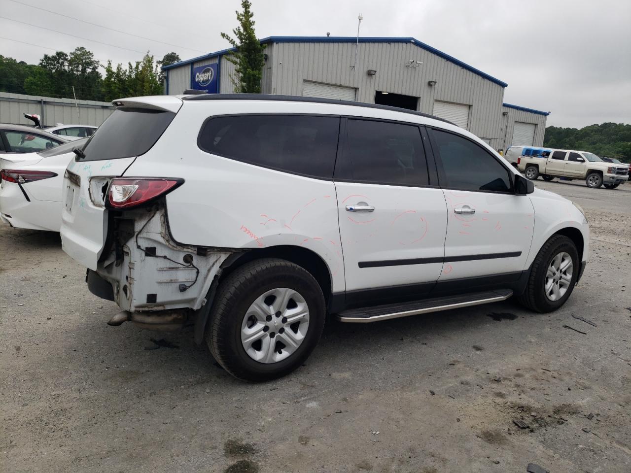 Photo 2 VIN: 1GNKRFKD1HJ102535 - CHEVROLET TRAVERSE 