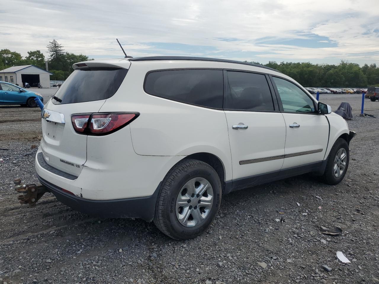 Photo 2 VIN: 1GNKRFKD4EJ356767 - CHEVROLET TRAVERSE 